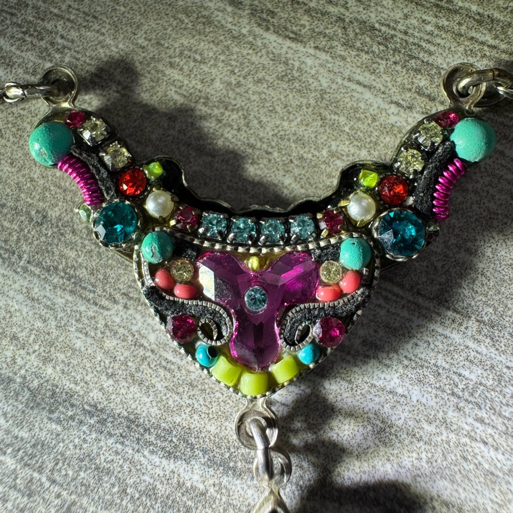 Vintage Firefly Necklace - Picture 7 of 8